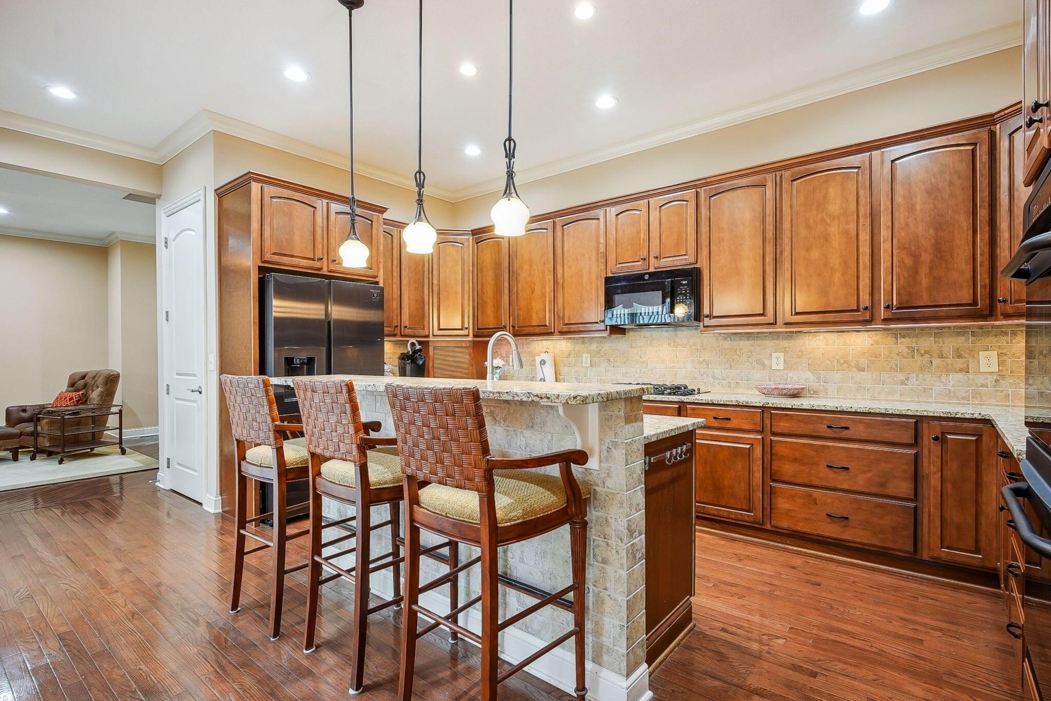6711 Cooperstone Drive, Dublin, Ohio image 2