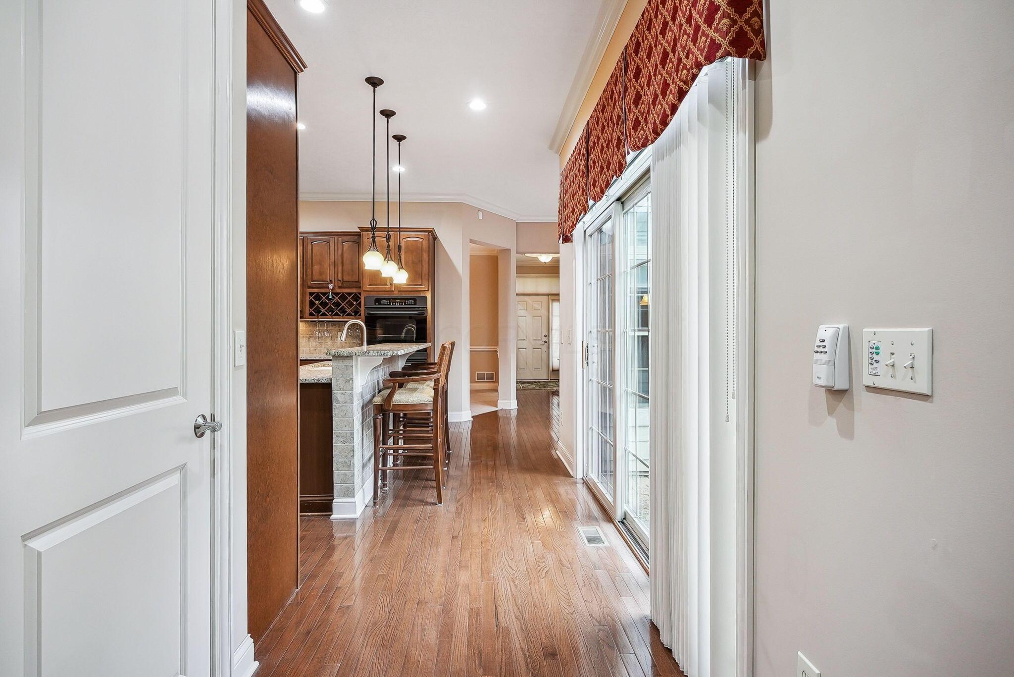 6711 Cooperstone Drive, Dublin, Ohio image 18
