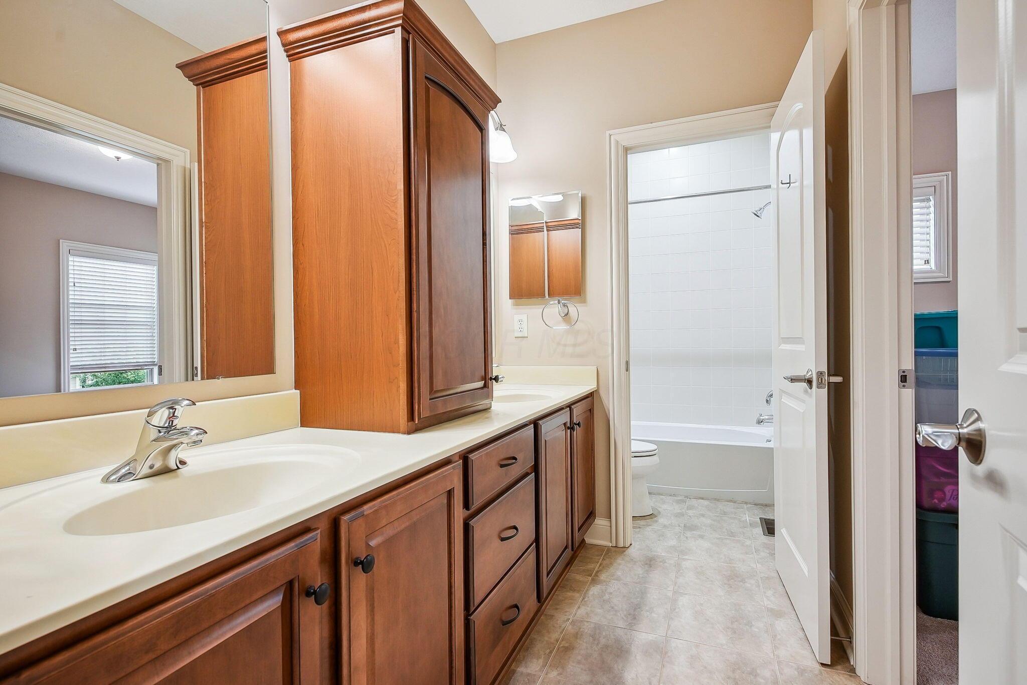 6711 Cooperstone Drive, Dublin, Ohio image 25