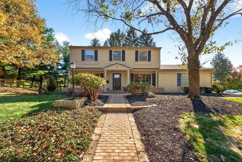 Photo of 445 Thackeray Avenue, Worthington, OH 43085 (MLS # 225041080) Photo of 445 Thackeray Avenue, Worthington, OH 43085 (MLS # 225041080)