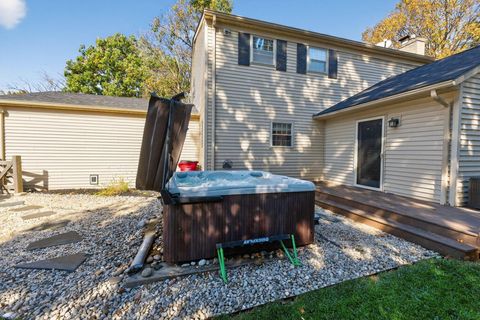 Tiny photo for 445 Thackeray Avenue, Worthington, OH 43085 (MLS # 225041080)