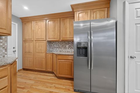 Tiny photo for 445 Thackeray Avenue, Worthington, OH 43085 (MLS # 225041080)