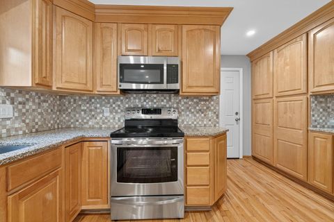 Tiny photo for 445 Thackeray Avenue, Worthington, OH 43085 (MLS # 225041080)