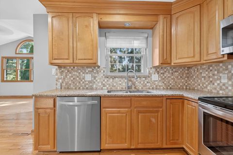 Tiny photo for 445 Thackeray Avenue, Worthington, OH 43085 (MLS # 225041080)