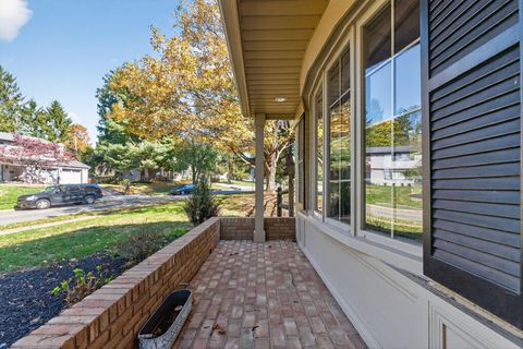 Tiny photo for 445 Thackeray Avenue, Worthington, OH 43085 (MLS # 225041080)