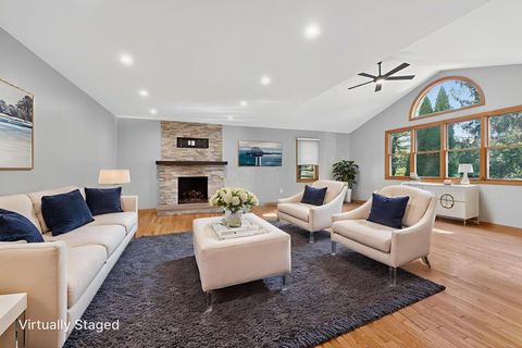 Tiny photo for 445 Thackeray Avenue, Worthington, OH 43085 (MLS # 225041080)