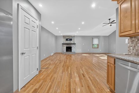 Tiny photo for 445 Thackeray Avenue, Worthington, OH 43085 (MLS # 225041080)