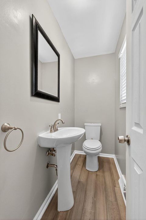 Tiny photo for 445 Thackeray Avenue, Worthington, OH 43085 (MLS # 225041080)