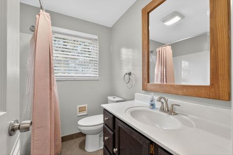 Tiny photo for 445 Thackeray Avenue, Worthington, OH 43085 (MLS # 225041080)