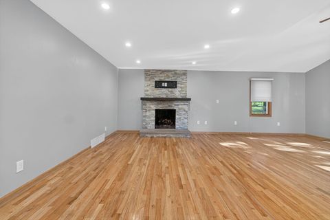 Tiny photo for 445 Thackeray Avenue, Worthington, OH 43085 (MLS # 225041080)