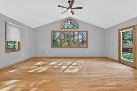 Tiny photo for 445 Thackeray Avenue, Worthington, OH 43085 (MLS # 225041080)