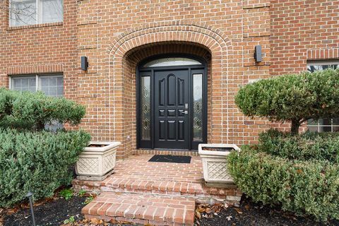 Tiny photo for 1210 Whispering Meadow Court, New Albany, OH 43054 (MLS # 225045085)