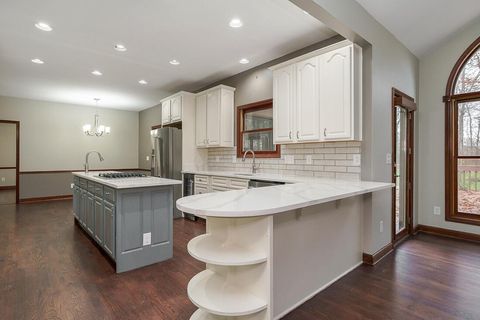 Tiny photo for 1210 Whispering Meadow Court, New Albany, OH 43054 (MLS # 225045085)