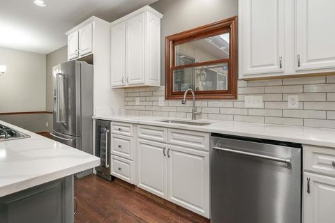 Tiny photo for 1210 Whispering Meadow Court, New Albany, OH 43054 (MLS # 225045085)