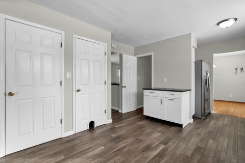 Tiny photo for 1679 Peardale Road N, Columbus, OH 43229 (MLS # 226003146)