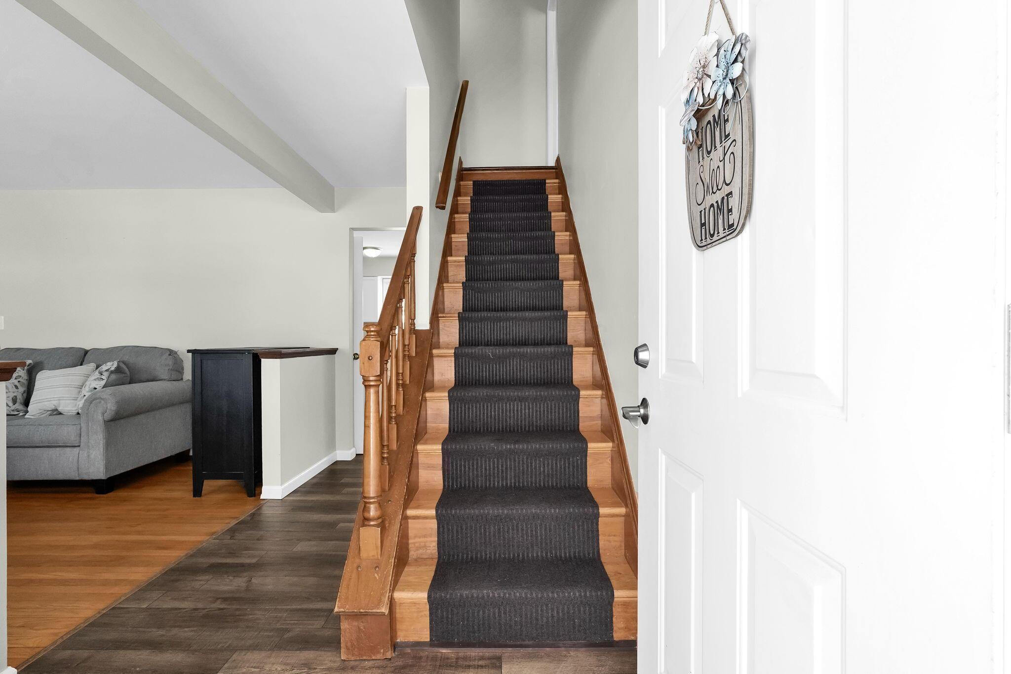 1679 Peardale Road N