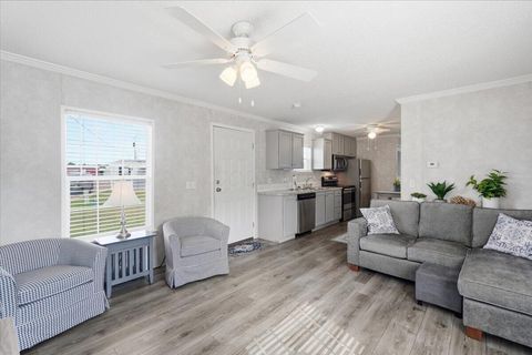 Tiny photo for 817 Janice Parkway, Columbus, OH 43223 (MLS # 226022149)