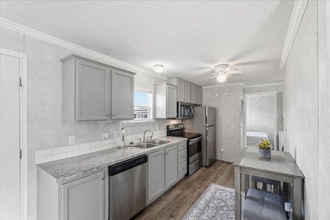Tiny photo for 817 Janice Parkway, Columbus, OH 43223 (MLS # 226022149)