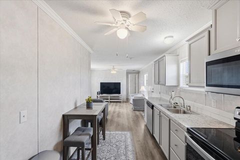 Tiny photo for 817 Janice Parkway, Columbus, OH 43223 (MLS # 226022149)