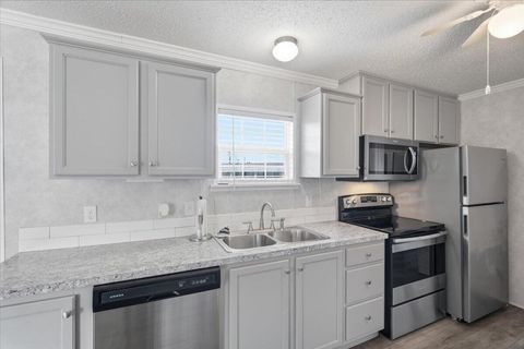 Tiny photo for 817 Janice Parkway, Columbus, OH 43223 (MLS # 226022149)