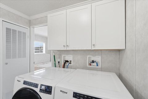 Tiny photo for 817 Janice Parkway, Columbus, OH 43223 (MLS # 226022149)
