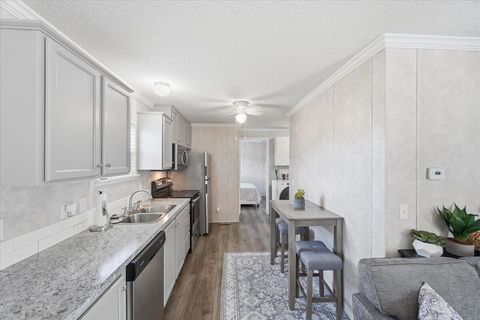Tiny photo for 817 Janice Parkway, Columbus, OH 43223 (MLS # 226022149)
