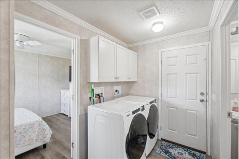 Tiny photo for 817 Janice Parkway, Columbus, OH 43223 (MLS # 226022149)