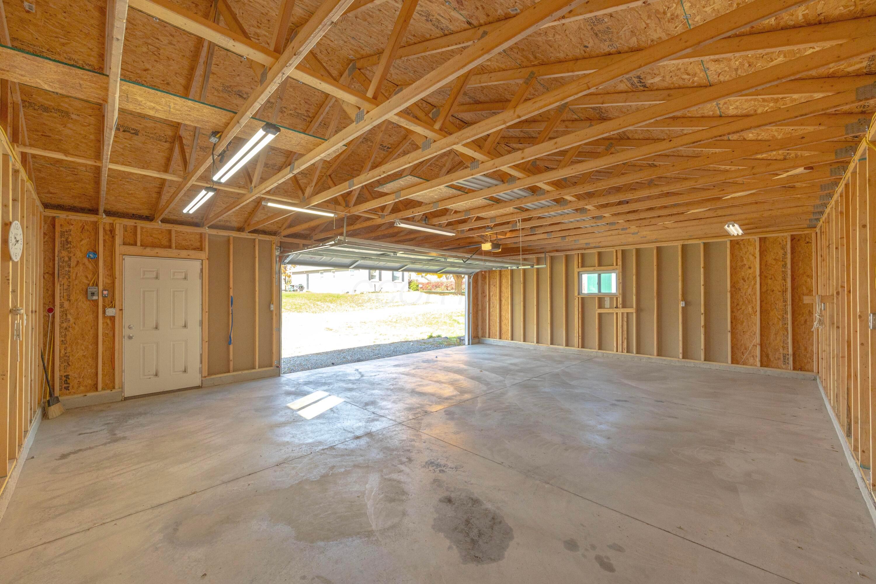11545 Ash Street, Lakeview, Ohio image 37