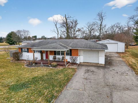 Photo of 5774 Grove City Road, Grove City, OH 43123 (MLS # 226002023)