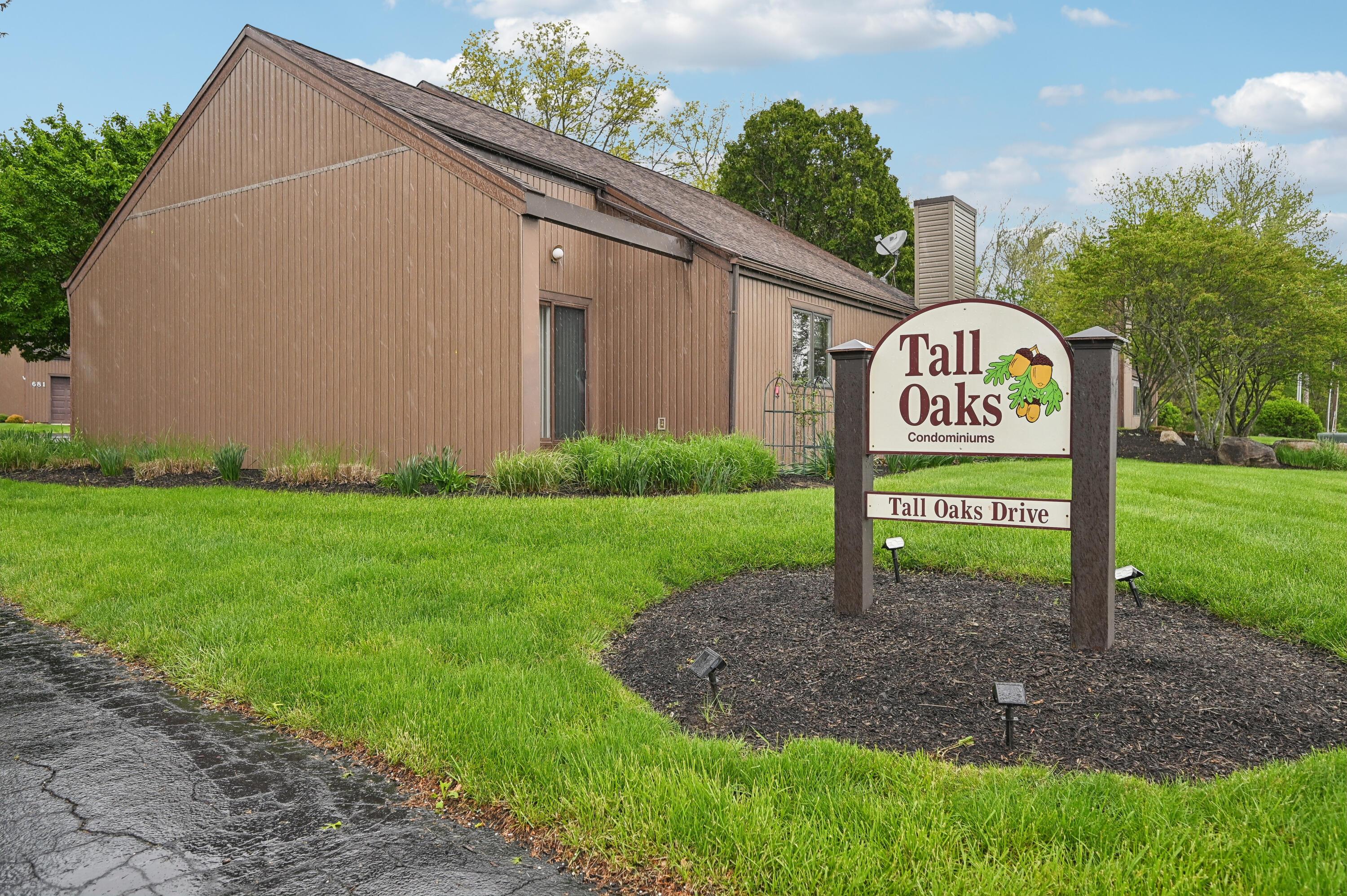 685 Dogwood Lane, Newark, Ohio image 4