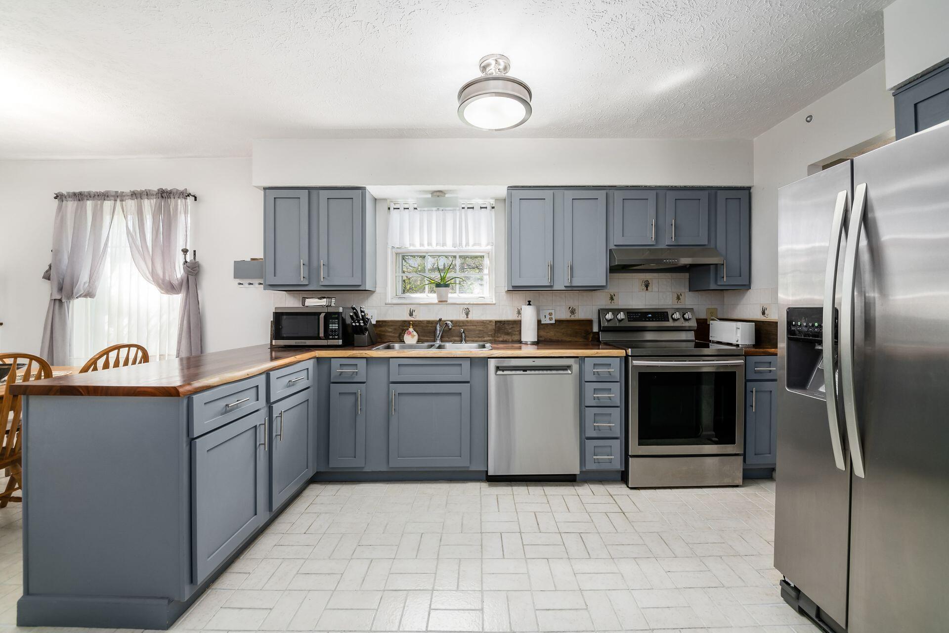 6449 Baffin Drive, Dublin, Ohio image 19