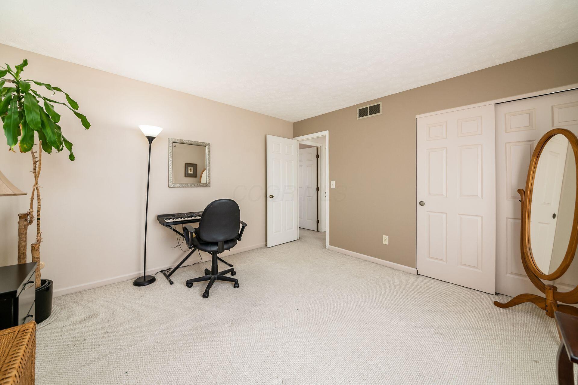 6449 Baffin Drive, Dublin, Ohio image 33