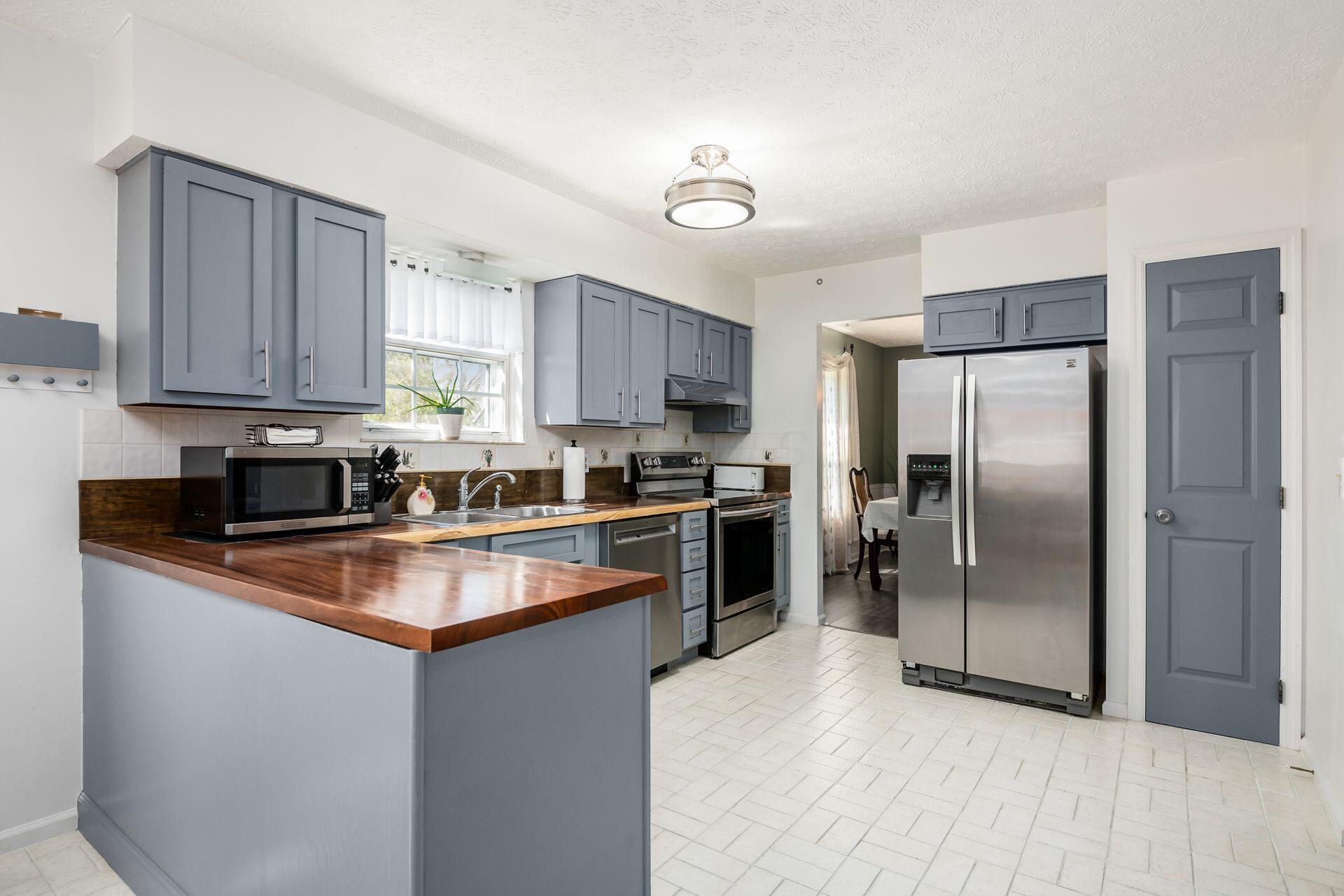 6449 Baffin Drive, Dublin, Ohio image 18