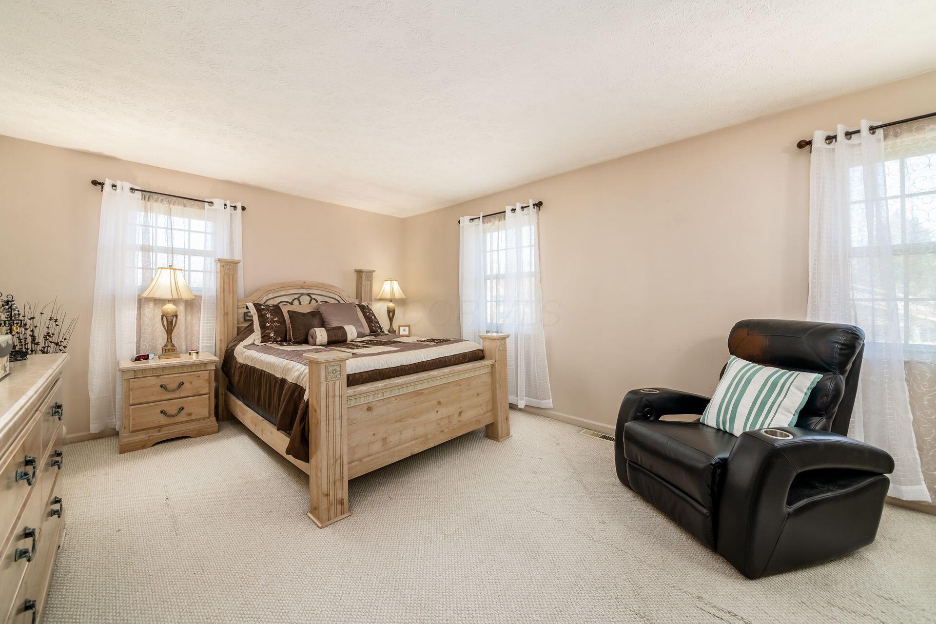 6449 Baffin Drive, Dublin, Ohio image 34