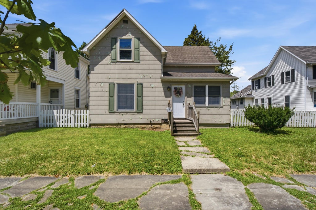 Photo of 331 S Court Street, Marysville, OH 43040 (MLS # 226022871)