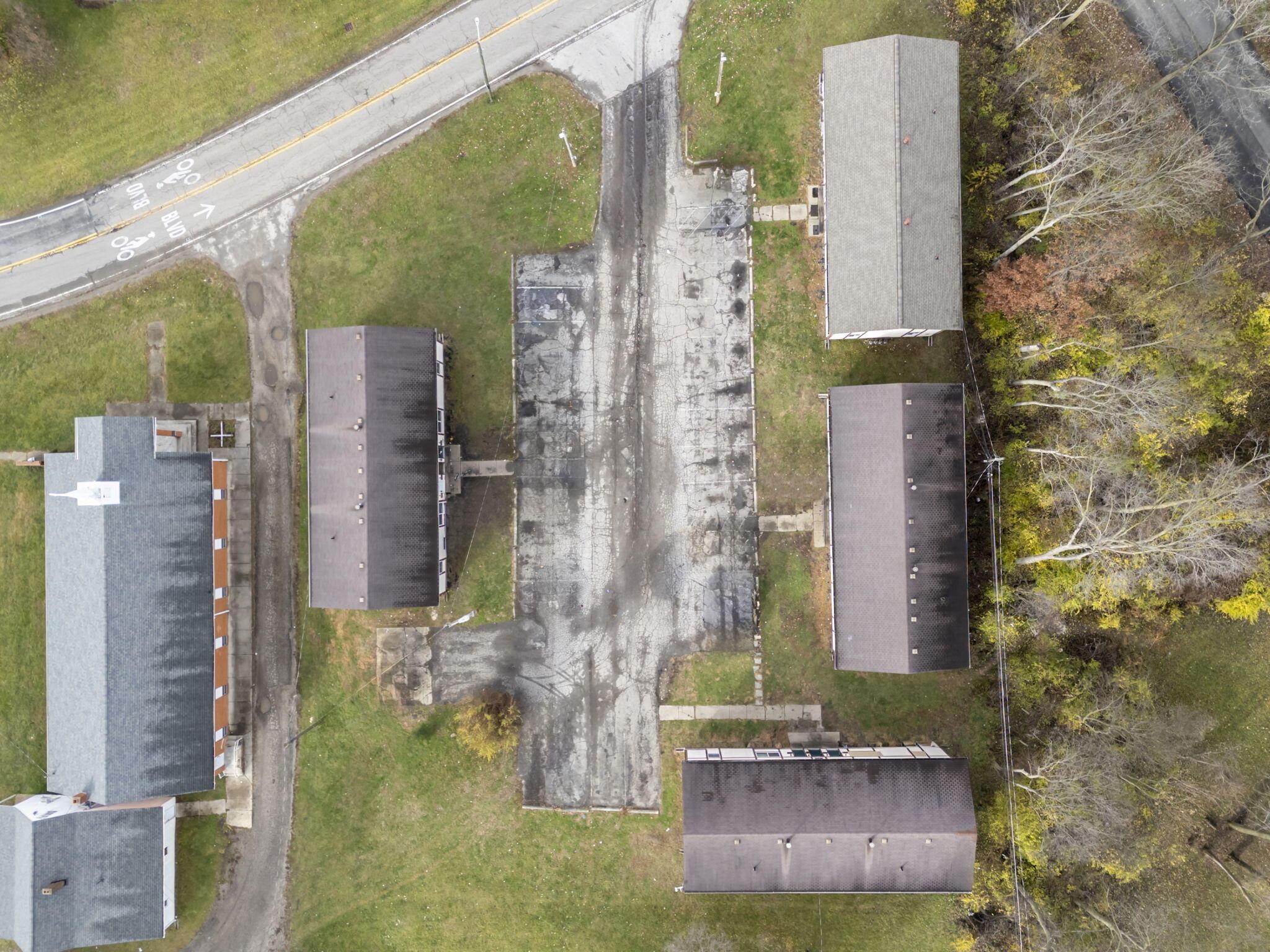 822-840 Whitethorne Avenue 822