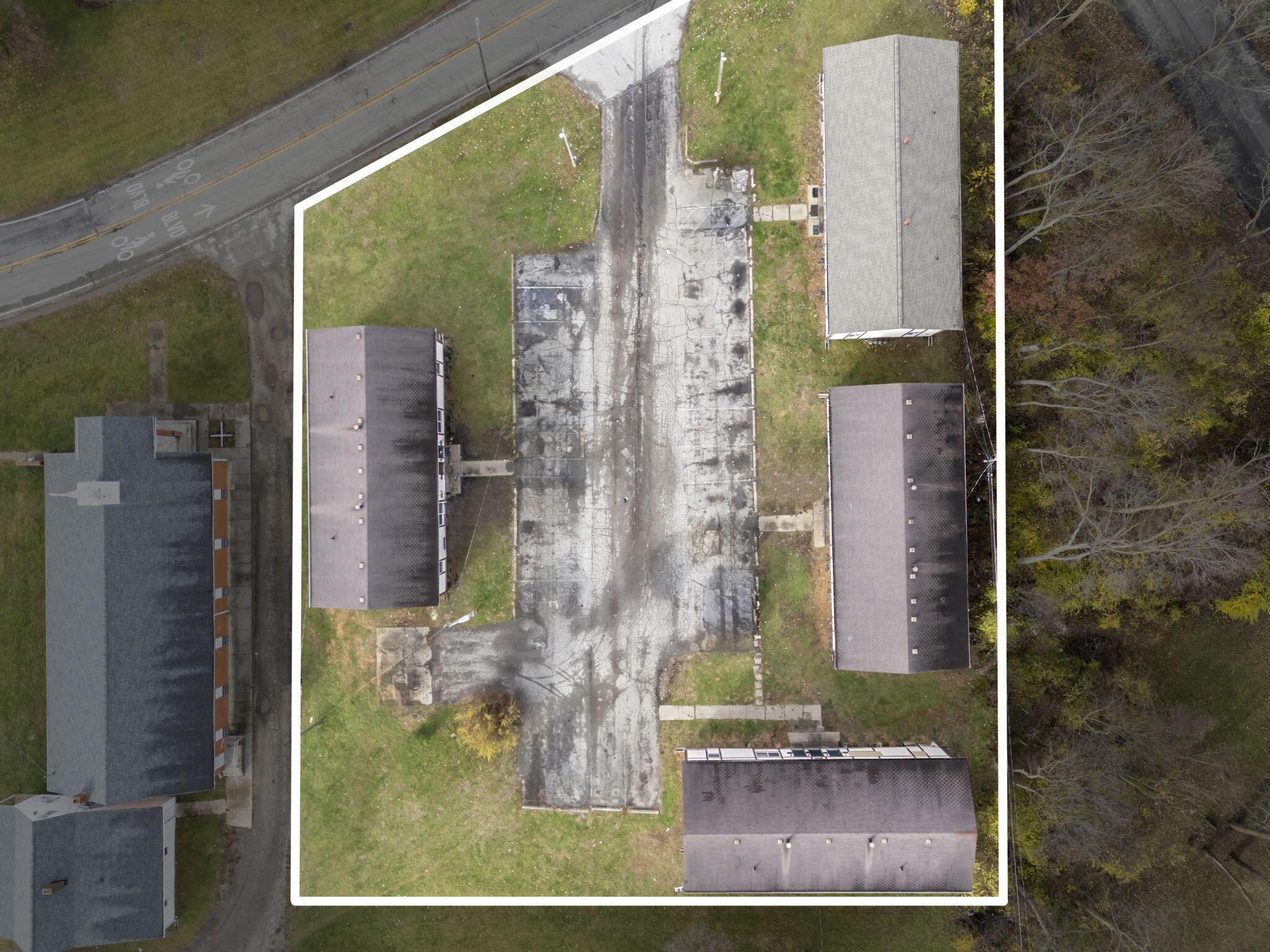 822-840 Whitethorne Avenue 822