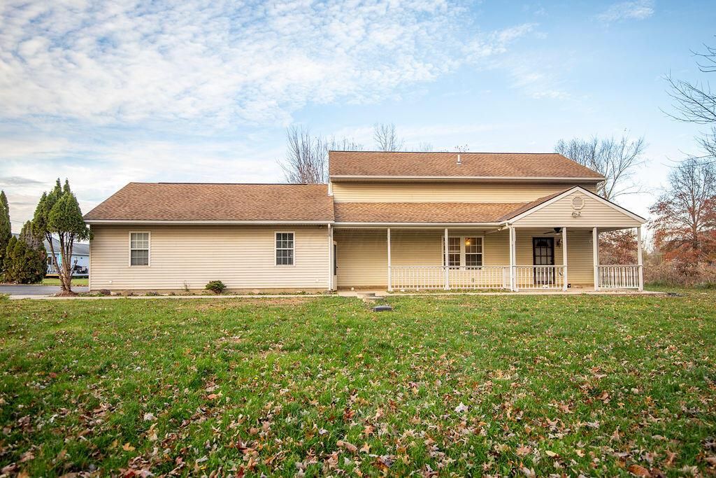 Photo of 3243 Dixon Road SW, Pataskala, OH 43062 (MLS # 226014166)