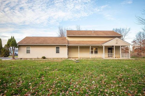 Photo of 3243 Dixon Road SW, Pataskala, OH 43062 (MLS # 226014166)
