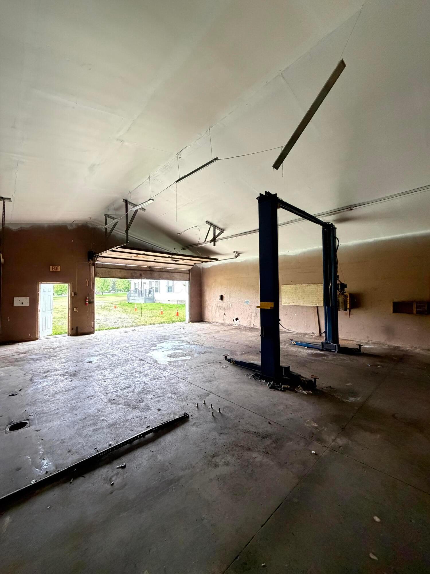 1823 W Chestnut Street