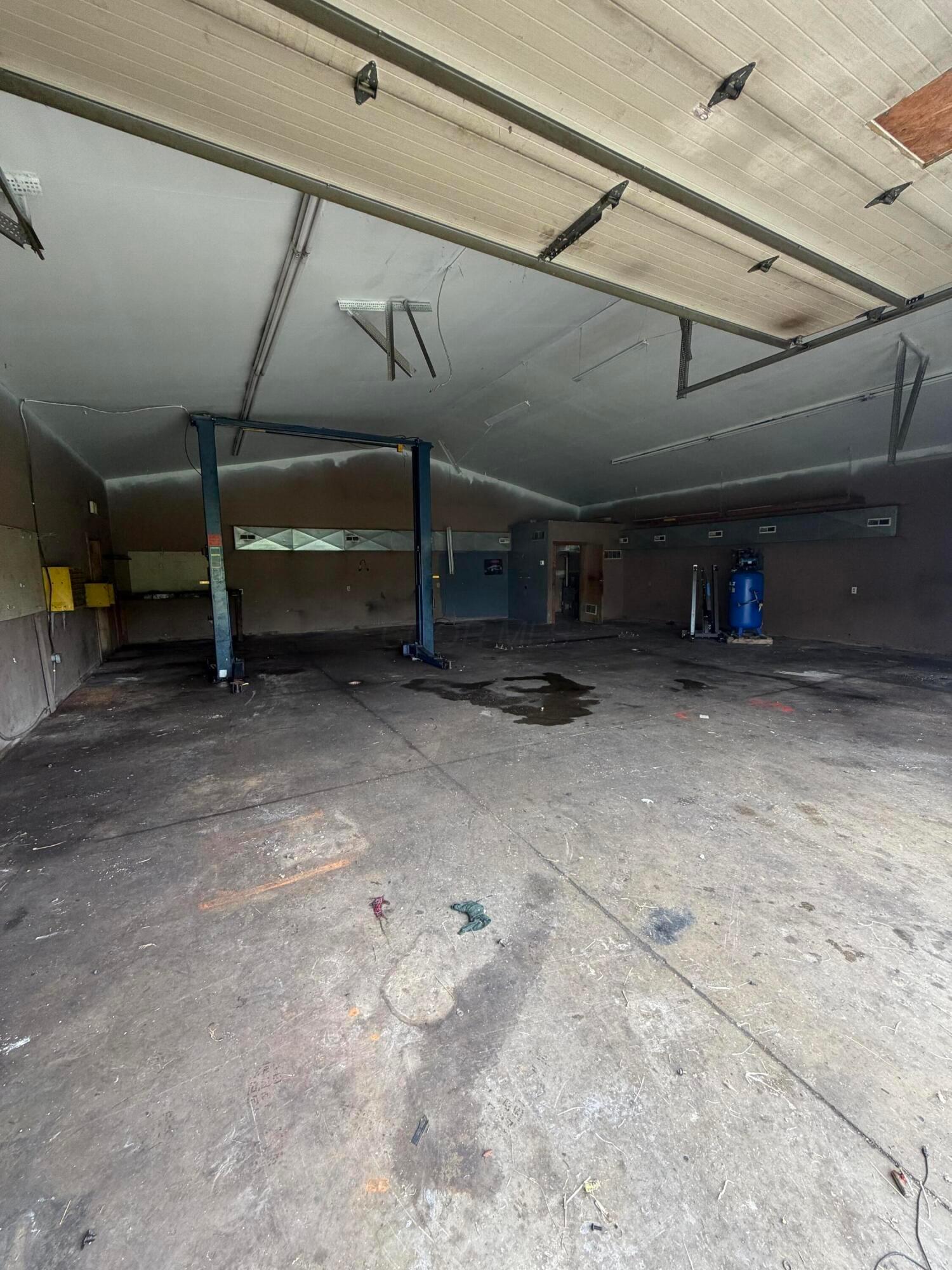 1823 W Chestnut Street