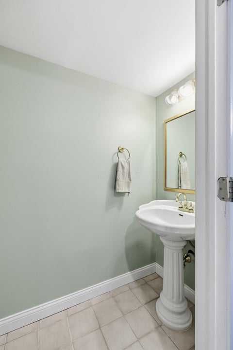 Tiny photo for 4606 Bridle Path Lane, Dublin, OH 43017 (MLS # 226028684)