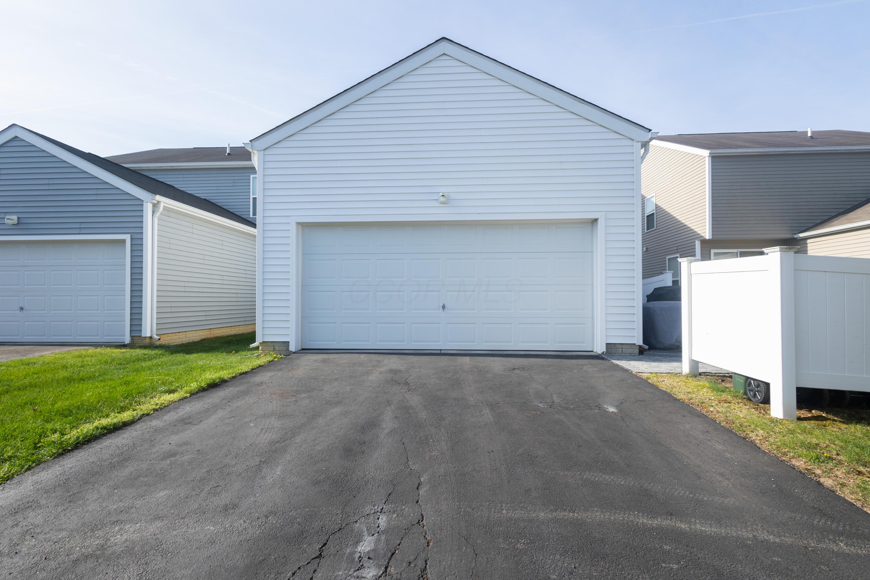 6150 Witherbee Drive, Westerville, Ohio image 32
