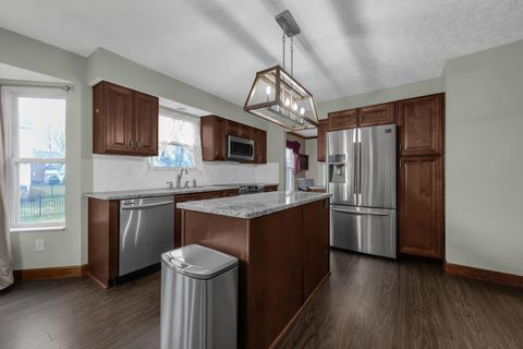 Tiny photo for 956 Crystal Cay Court, Columbus, OH 43230 (MLS # 226006212)