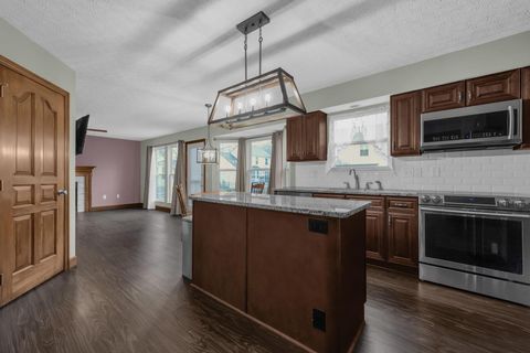 Tiny photo for 956 Crystal Cay Court, Columbus, OH 43230 (MLS # 226006212)