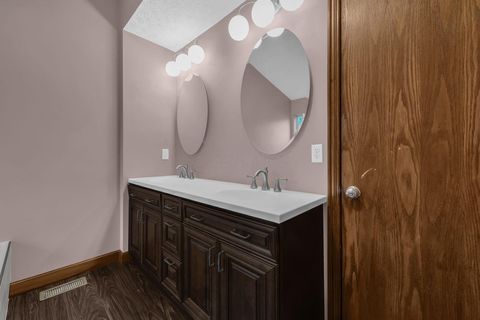 Tiny photo for 956 Crystal Cay Court, Columbus, OH 43230 (MLS # 226006212)