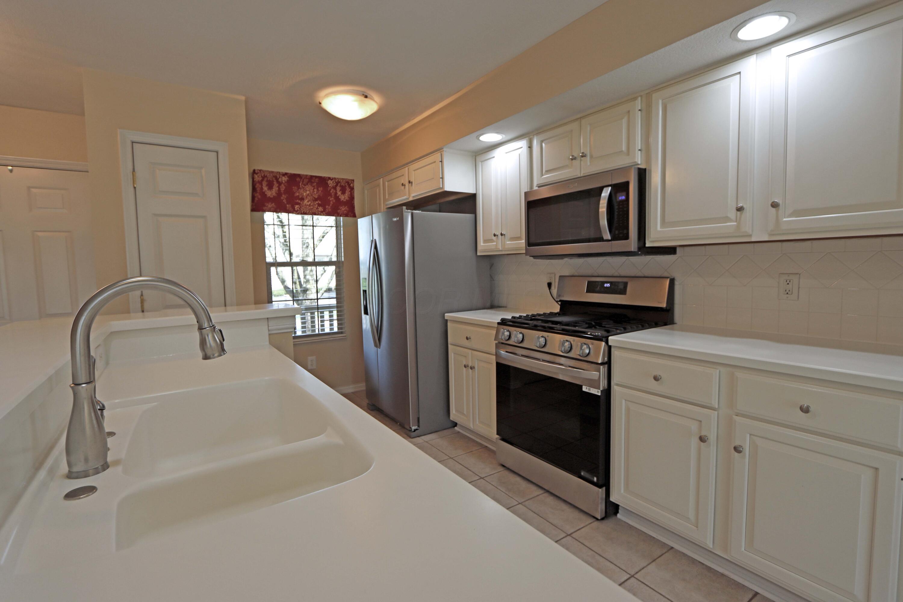 5899 Dunabbey Loop, Dublin, Ohio image 9