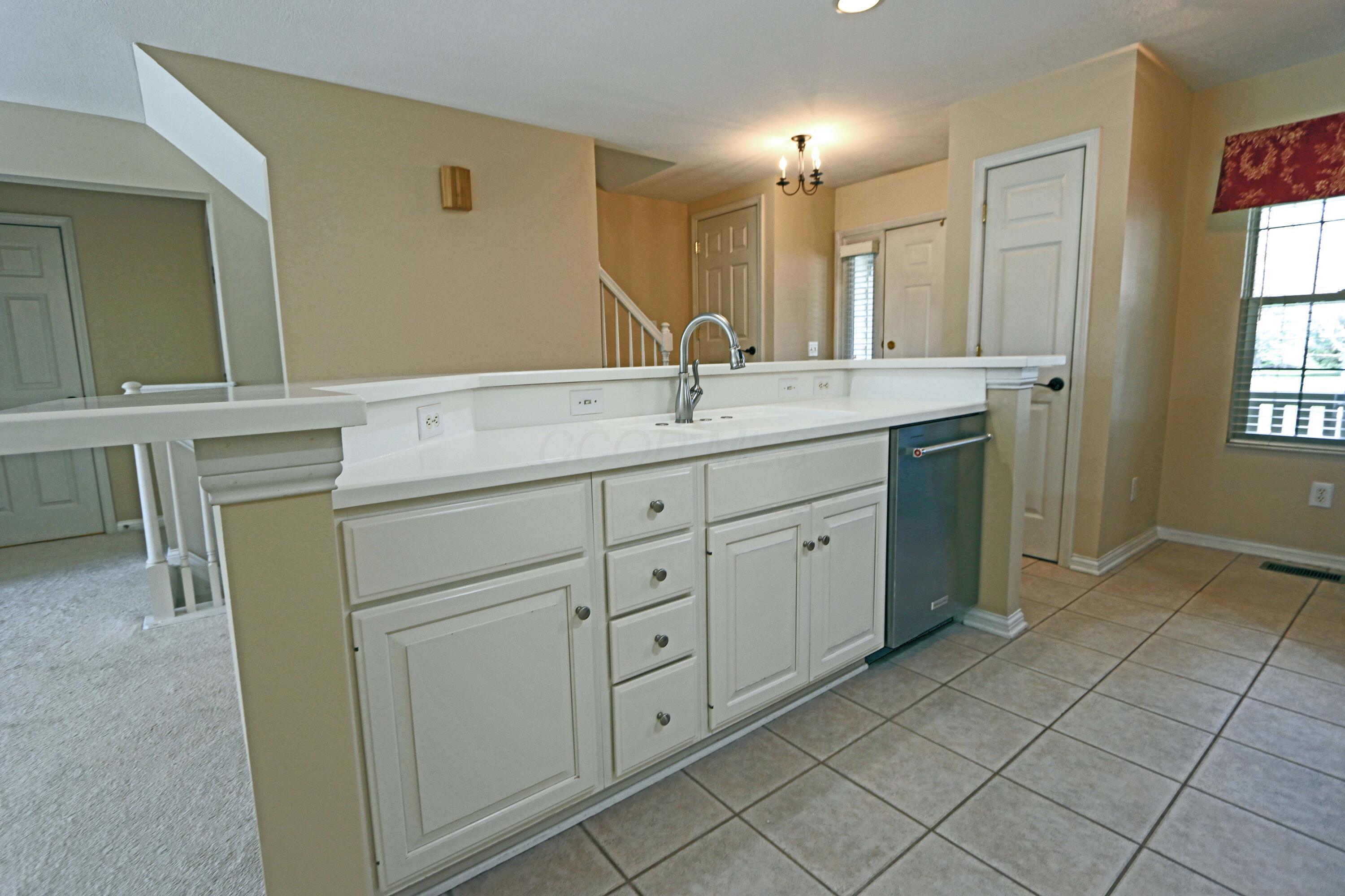 5899 Dunabbey Loop, Dublin, Ohio image 10