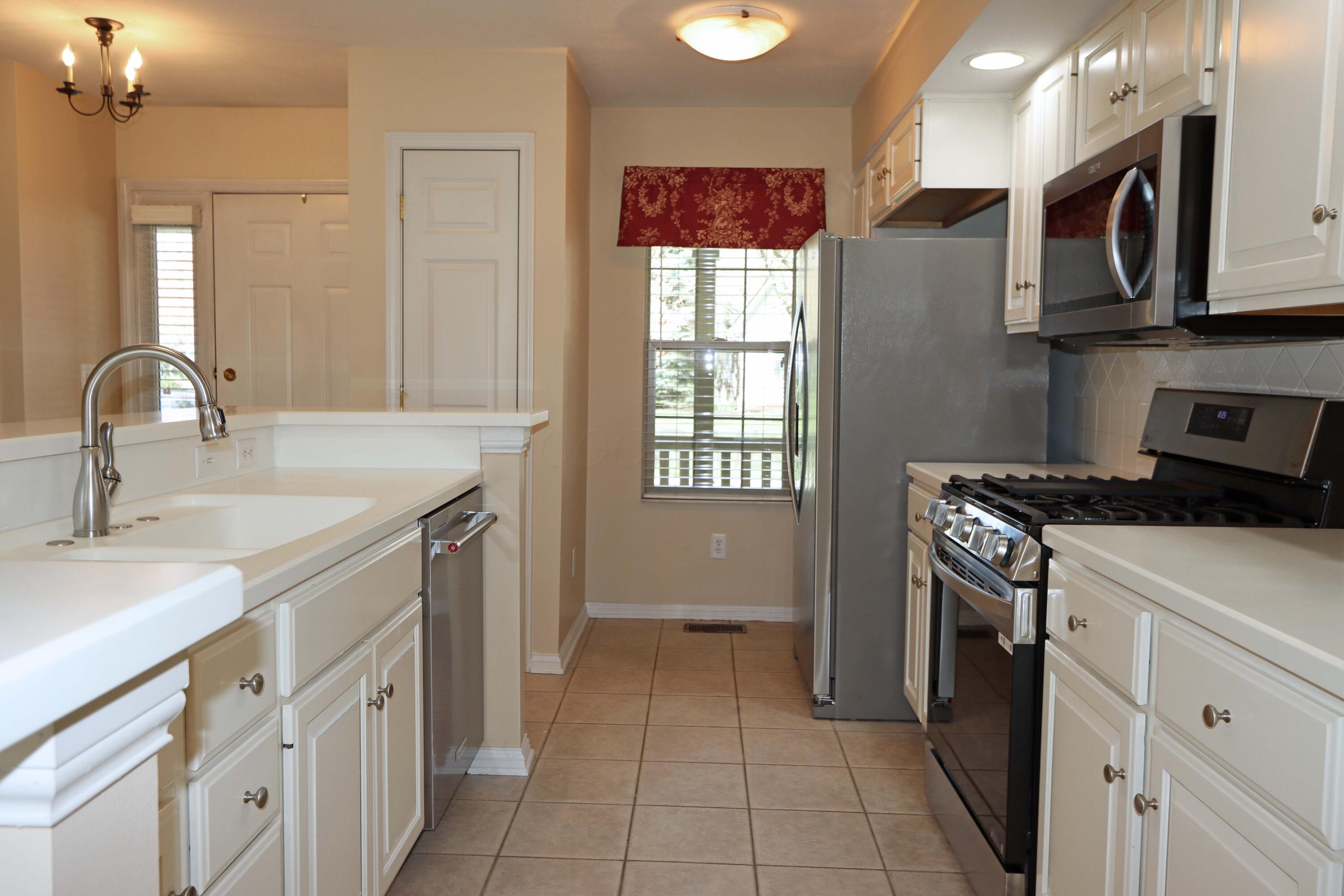 5899 Dunabbey Loop, Dublin, Ohio image 7