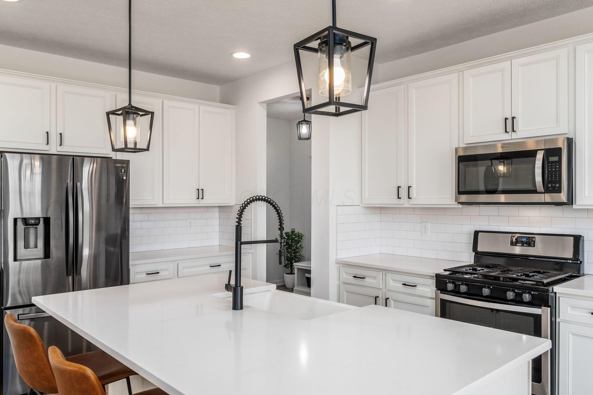 3684 Kassidy Drive, Grove City, Ohio image 18